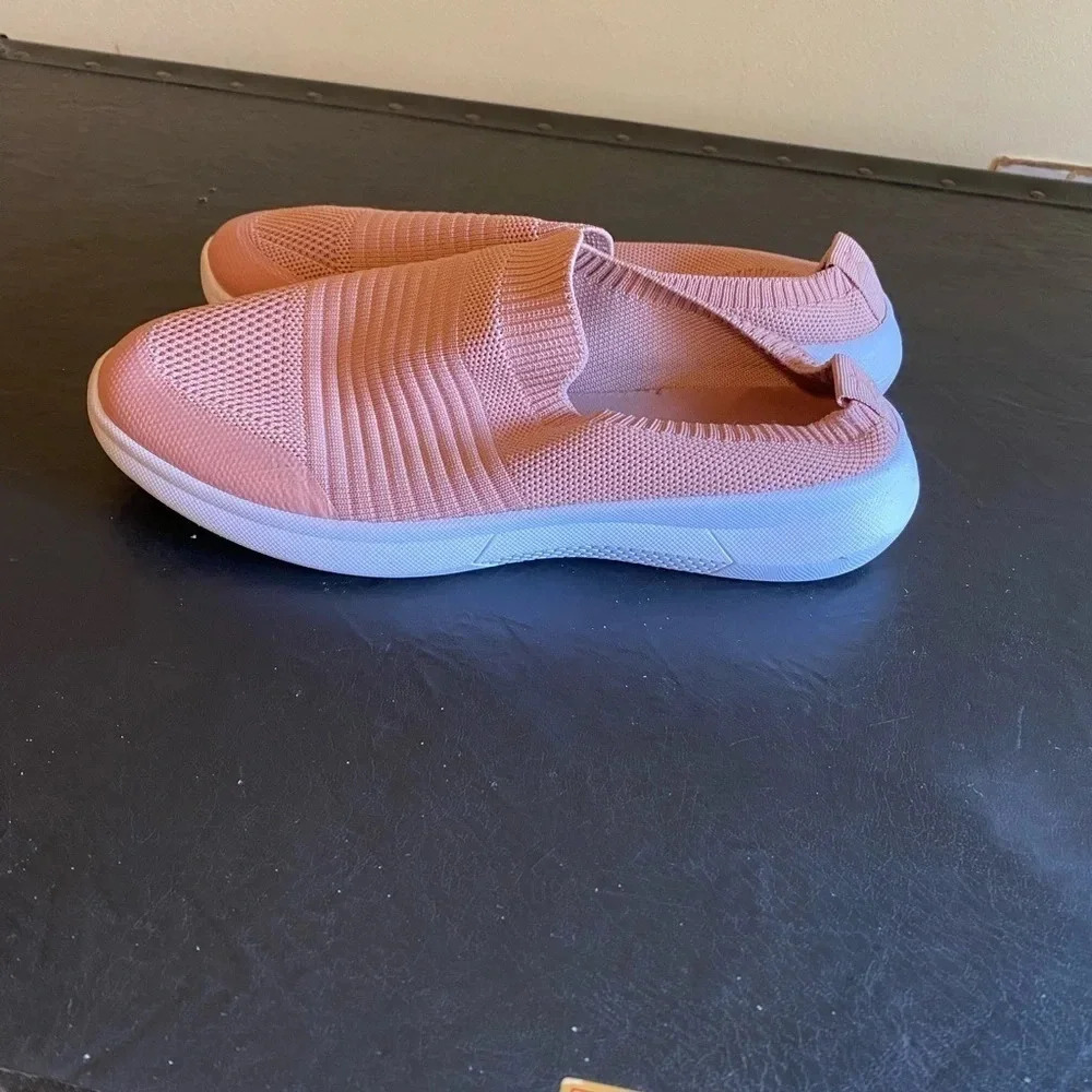 Danskin  Women’s Calming Slip On Sneaker Blush Size 8.5M, Comfy Walking Shoes.